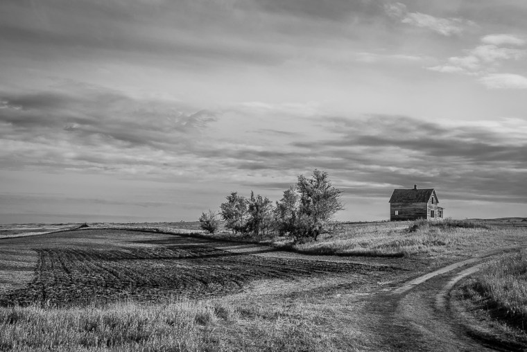 Old House on the Prairie | Nikon D200, Nikon 18-200mm